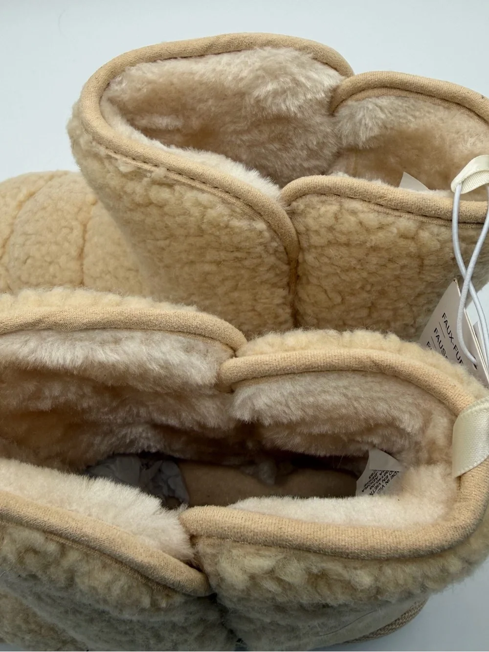 Old Navy Sherpa Adora Boots Girls Youth Size 3 Beige Cozy Winter NWT